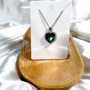 Green Heart Dainty Necklace